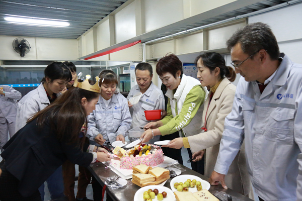 员工生日会 | 用&ldquo;爱&rdquo;传递Betway体育西汉姆联