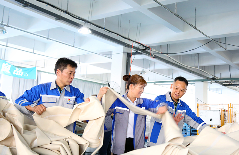 真体验才有真感悟&mdash;&mdash;新站高新区总工会到bw必威西汉姆联官方网站开展&ldquo;当一周工人&rdquo;活动